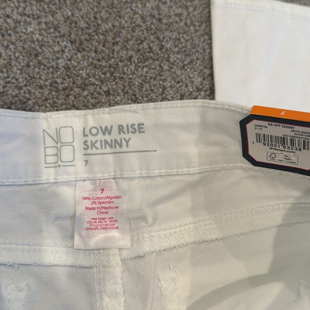 NWT No Boundaries Low Rise Skinny Jeans - Picture 3 of 7